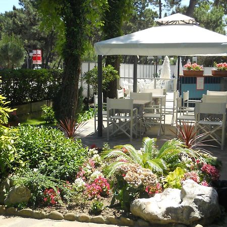 Hotel Sahara Milano Marittima Extérieur photo