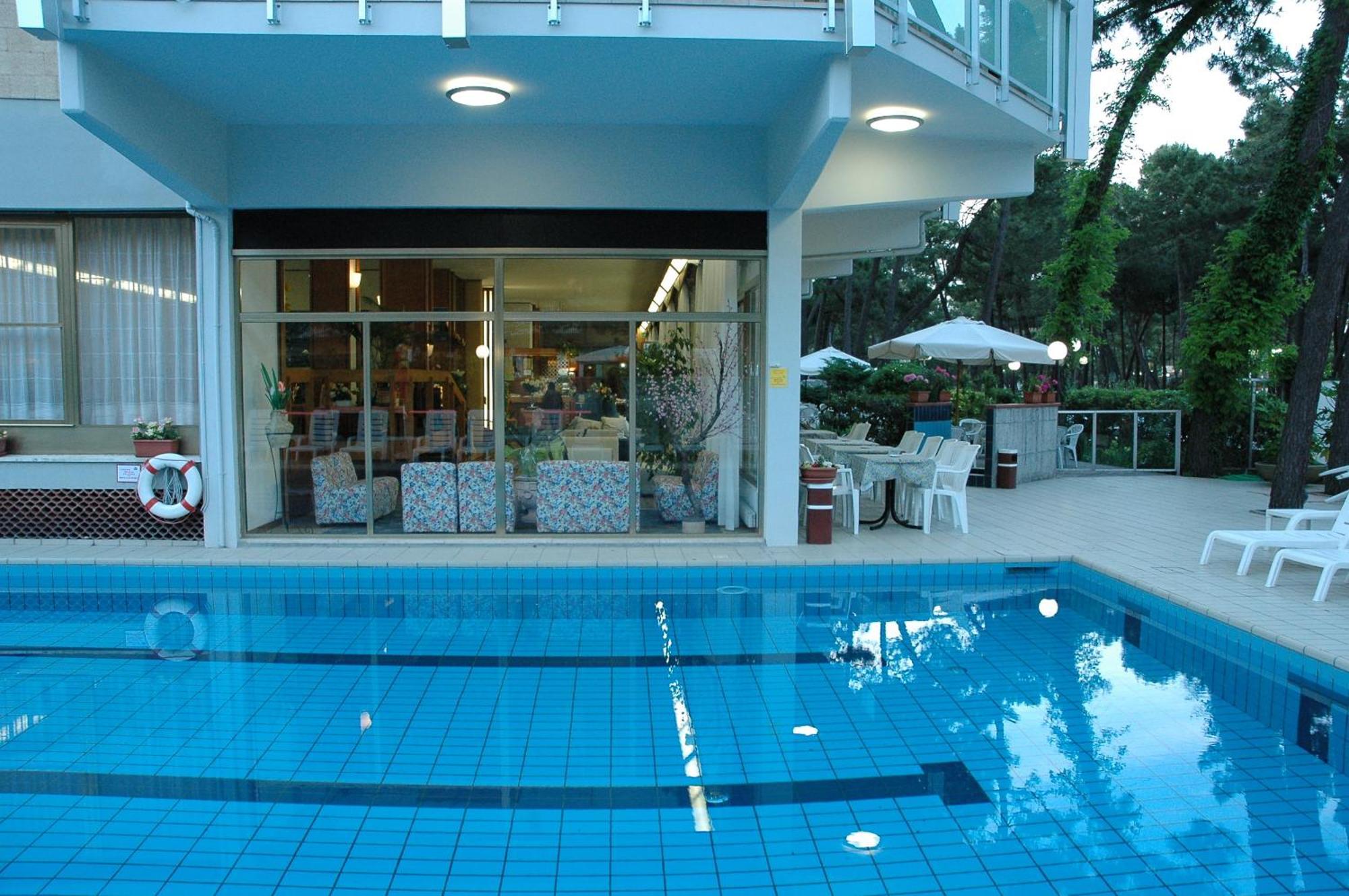 Hotel Sahara Milano Marittima Extérieur photo