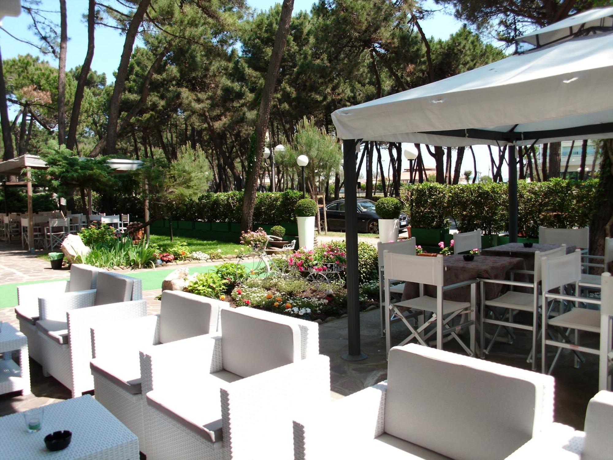 Hotel Sahara Milano Marittima Extérieur photo