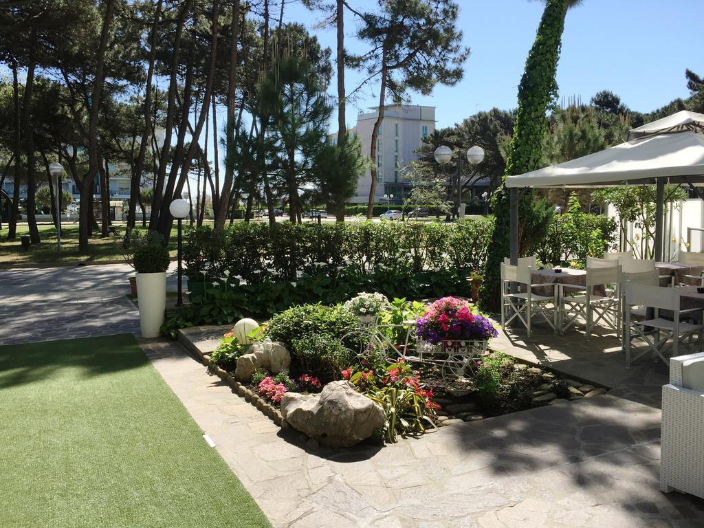 Hotel Sahara Milano Marittima Extérieur photo