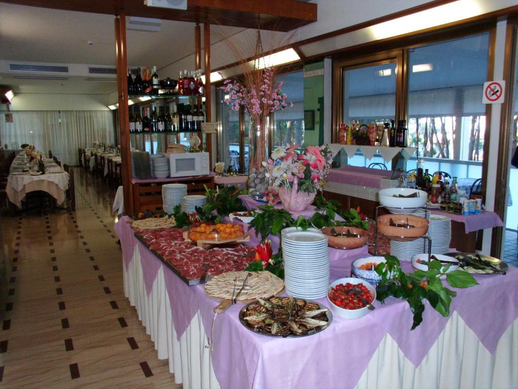 Hotel Sahara Milano Marittima Extérieur photo