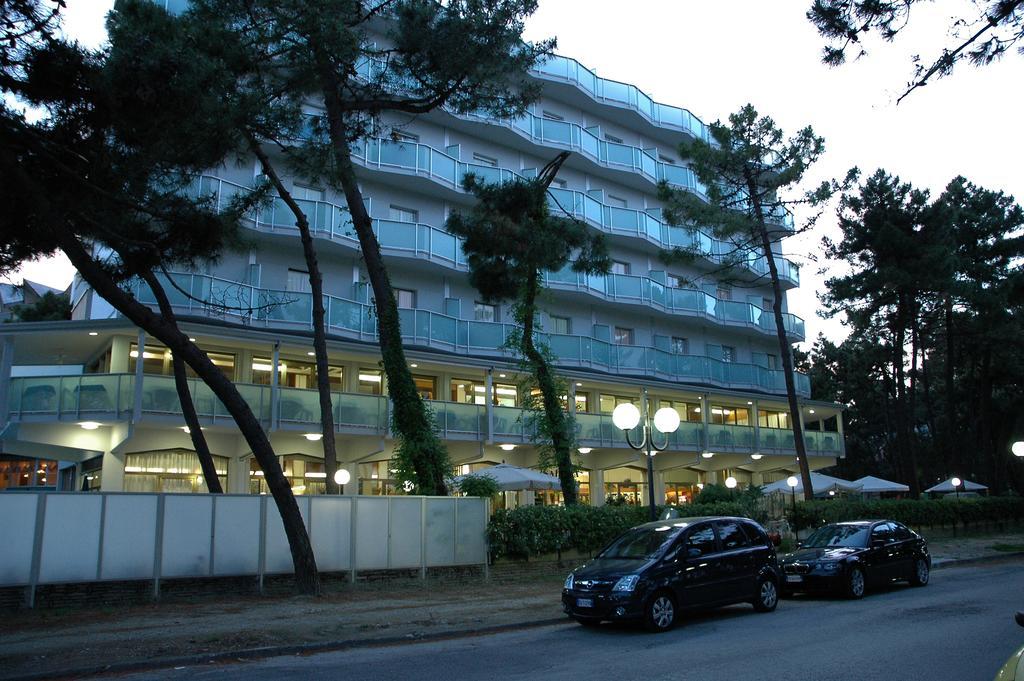 Hotel Sahara Milano Marittima Extérieur photo