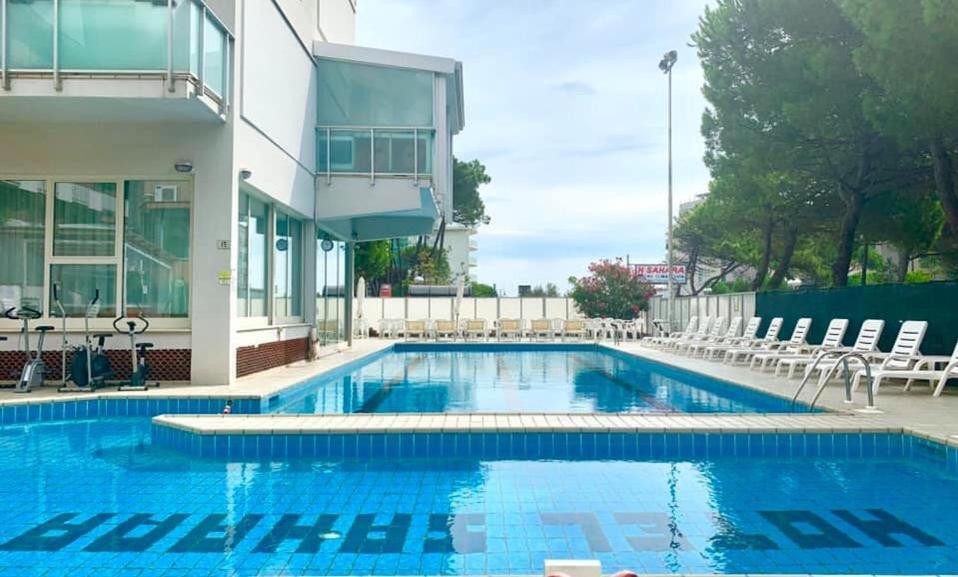 Hotel Sahara Milano Marittima Extérieur photo
