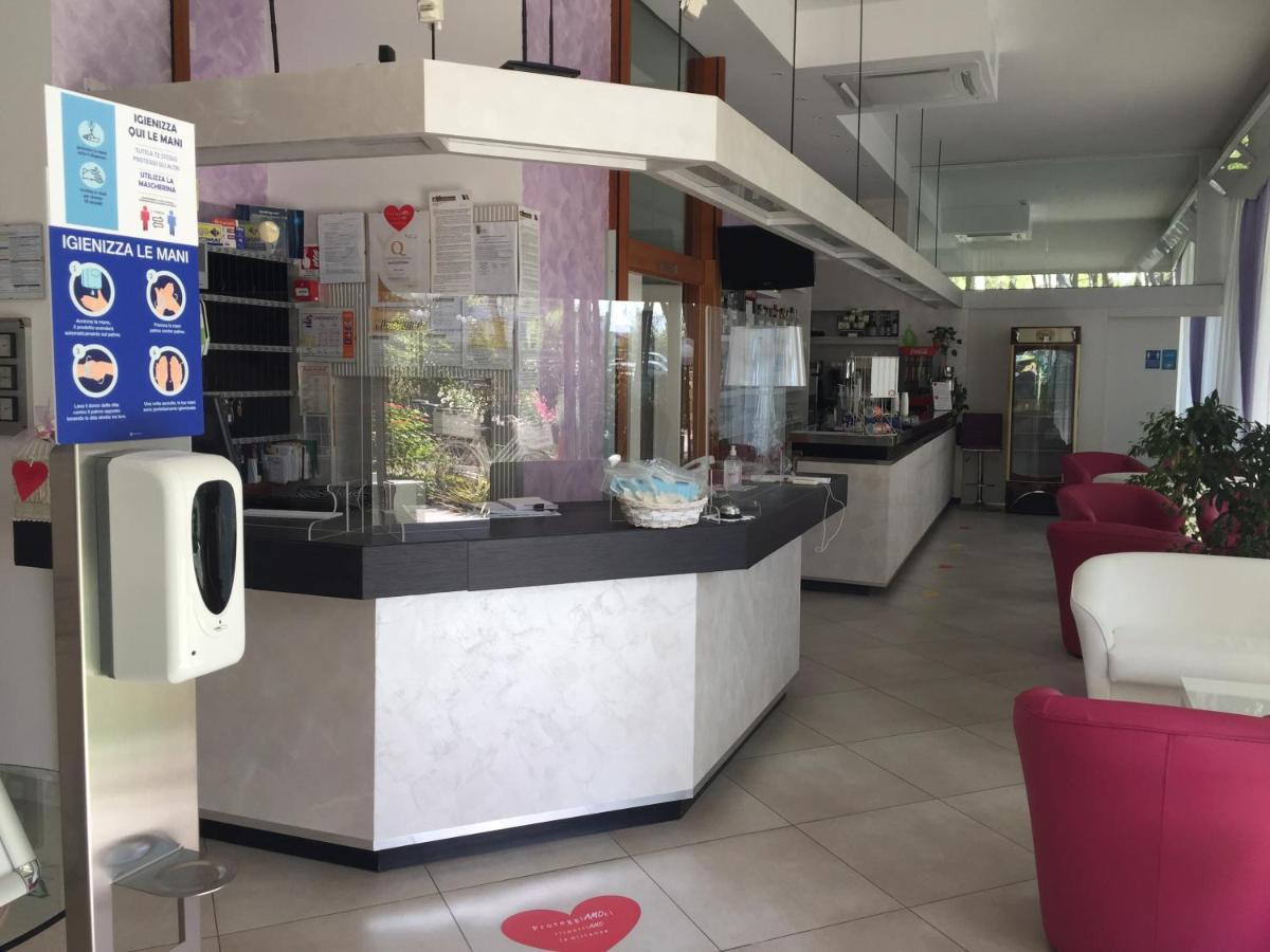Hotel Sahara Milano Marittima Extérieur photo